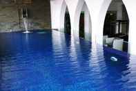 Swimming Pool Akmani Hotel Jakarta