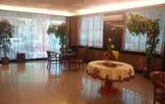 Sảnh chờ 5 Plaza Hotel Harco Mangga Dua