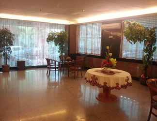 Sảnh chờ 2 Plaza Hotel Harco Mangga Dua