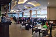 Quầy bar, cafe và phòng lounge Jelita Tanjung Hotel