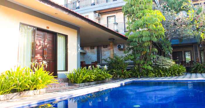 Swimming Pool Putu Guest House 2