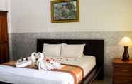 Bedroom 4 Putu Guest House 2