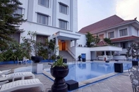 Swimming Pool Hotel Sahid Jaya Solo