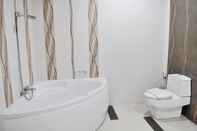 In-room Bathroom Hotel New Puri Garden Bandara Semarang