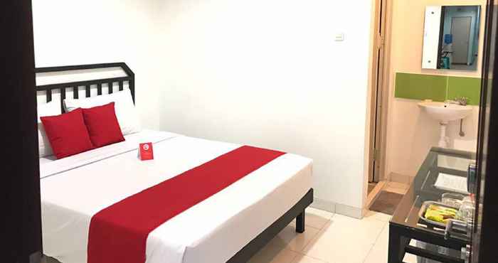 Bedroom RedDoorz near Nagoya Citywalk Batam 2