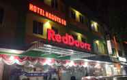 Luar Bangunan 2 RedDoorz near Nagoya Citywalk Batam 2