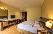 Bedroom 6 Star Hotel Pontianak