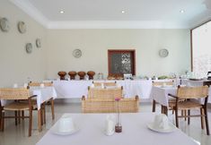 Restaurant 6 Seminyak Lagoon All Suites Hotel