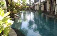 Swimming Pool 5 Seminyak Townhouse Bali