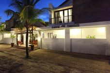 外部的 Seminyak Townhouse Bali