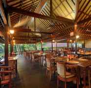 Restaurant 4 Cempaka Belimbing Villas