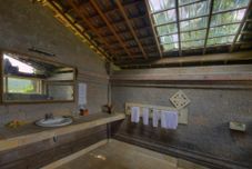 客房浴室 Cempaka Belimbing Villas