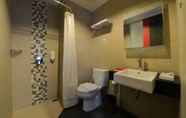 Toilet Kamar 7 D Hotel Jakarta