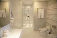 In-room Bathroom Everbright Hotel Ambon