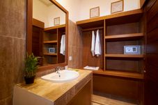 In-room Bathroom Villa Sammy