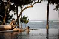 Kolam Renang The Royal Santrian Luxury Beach Villas