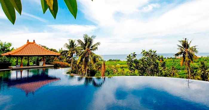 Swimming Pool Nibbana Bali Resort