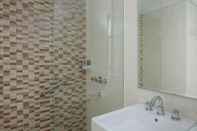 In-room Bathroom Amaris Hotel Madiun