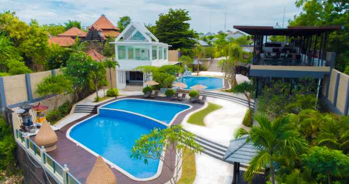 Bangunan Luxotic Private Villa and Resort