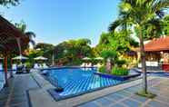Swimming Pool 6 Inna Sindhu Beach Hotel & Resort