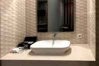 In-room Bathroom Hotel Sinar 1
