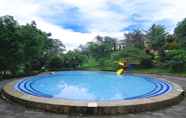 Kolam Renang 3 Braja Mustika Hotel