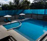 Swimming Pool 4 Sylvia Hotel Maumere