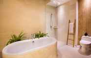 ห้องน้ำภายในห้อง 6 Maca Villas & Residence, Umalas