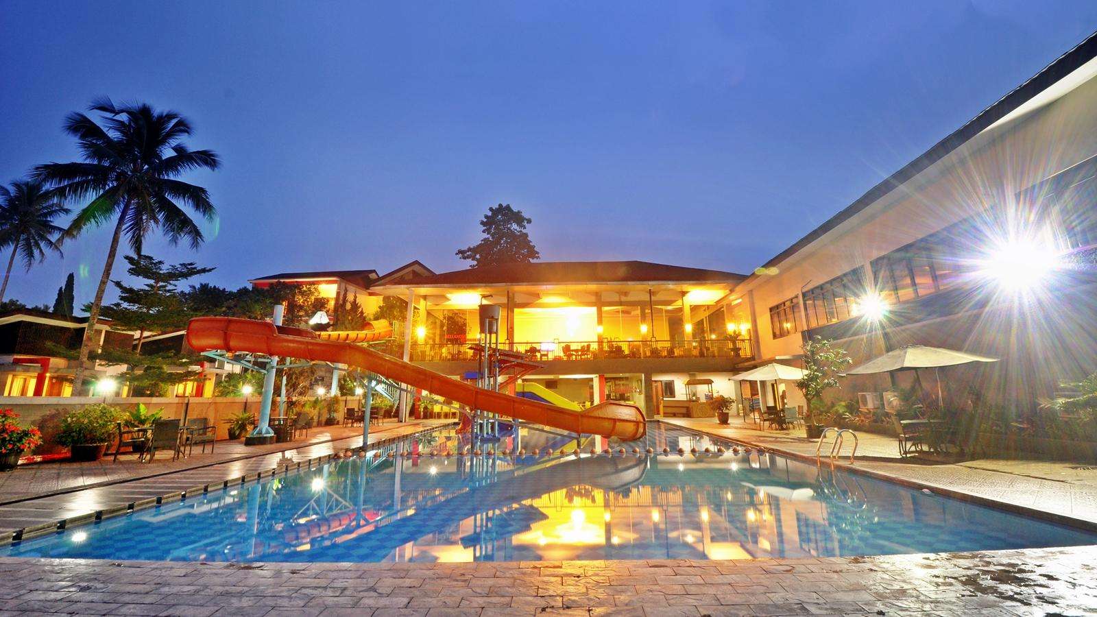 Grand Ussu Hotel & Convention - Swimming Pool