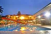 Swimming Pool Grand Ussu Hotel & Convention