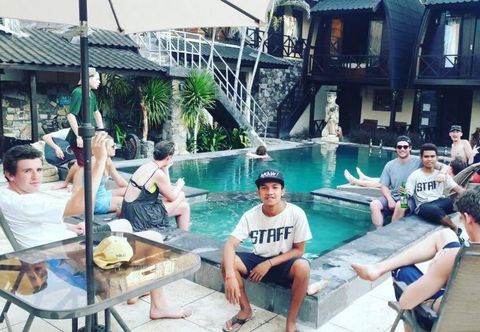 Swimming Pool Bale Sasak Bungalow