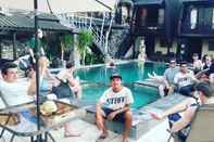 Swimming Pool Bale Sasak Bungalow