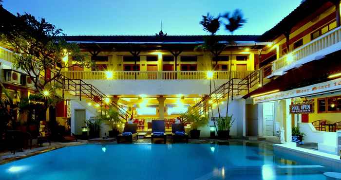 Swimming Pool Rosani Hotel