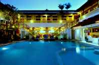 Swimming Pool Rosani Hotel