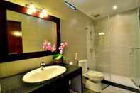 In-room Bathroom Rosani Hotel