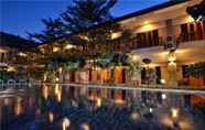 Kolam Renang 3 Taman Rosani Hotel & Villa