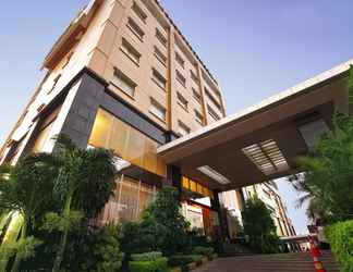 Exterior 2 Grand Basko Hotel Padang