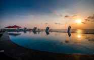 Swimming Pool 2 Kutabex Beachfront Hotel