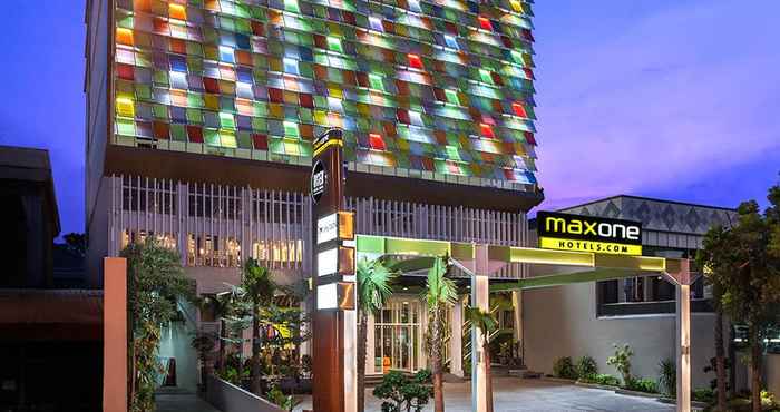 ภายนอกอาคาร MaxOneHotels.com @ Tidar - Surabaya