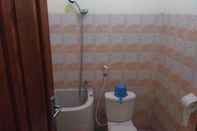 Toilet Kamar Homestay Dewata