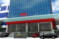 ภายนอกอาคาร Win Hotel Blok M