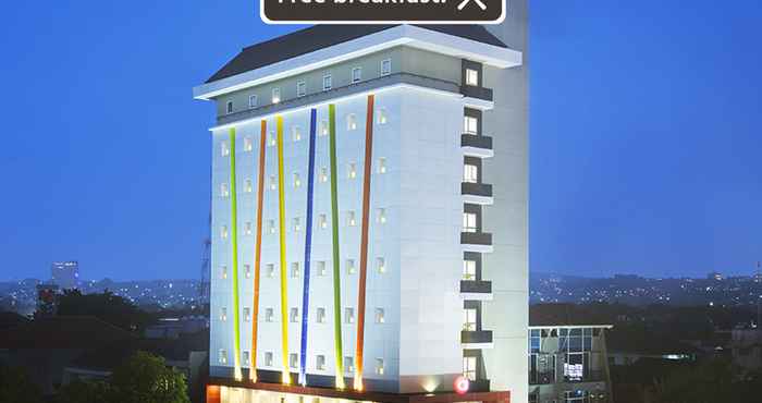 Bangunan Amaris Hotel Simpang Lima Semarang