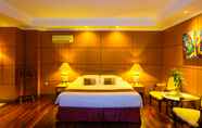 ห้องนอน 2 Royal Senyiur Hotel