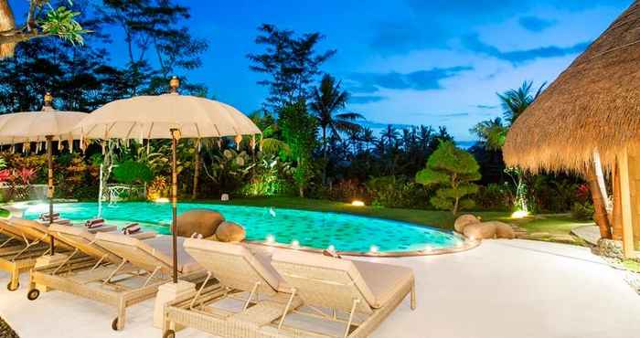 Swimming Pool Villa Omah Padi