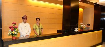 Lobi 3 Emilia Hotel By Amazing - Palembang