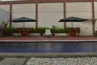 Swimming Pool The Naripan Hotel by KAGUM Hotels