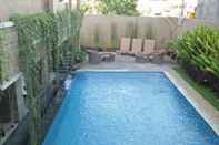 Swimming Pool Koi Hotel & Residence