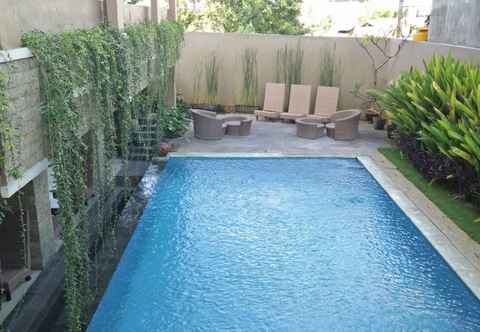 Swimming Pool Koi Hotel & Residence