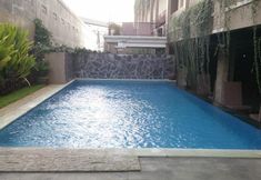 Swimming Pool 4 Koi Hotel & Residence