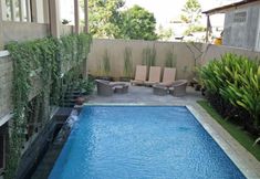 Swimming Pool 3 Koi Hotel & Residence